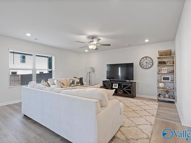 27758 Whitechapel Dr — Photo 3