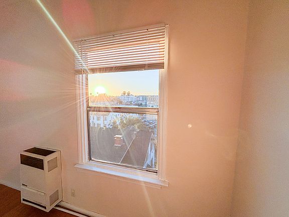4th image of 1109 Laguna Ave #17