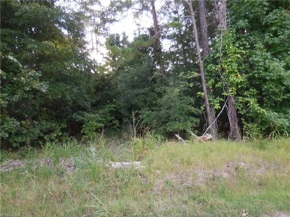 5304 Lenard Rd, Jamestown, NC 27282