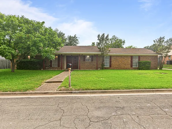505 Pinewood Ln, Hewitt, TX 76643