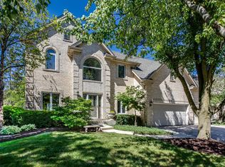 622 Christopher Ln, Carol Stream, IL 60188