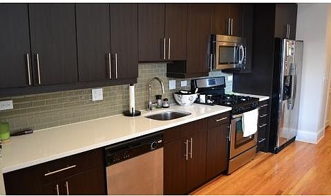 3rd image of 4662 N Broadway St APT 206