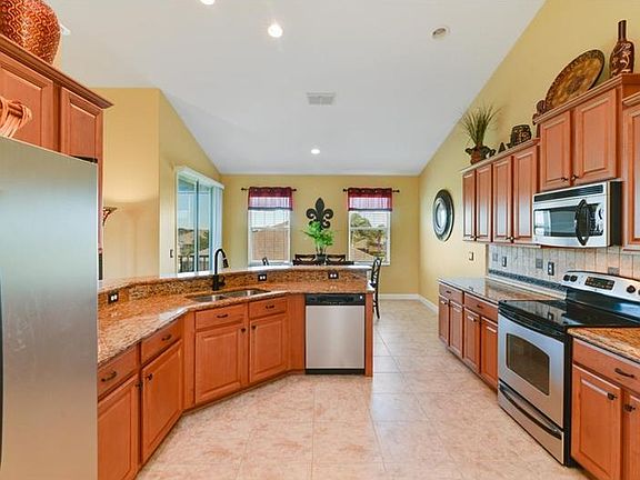 2nd image of 1038 Harmony Ln