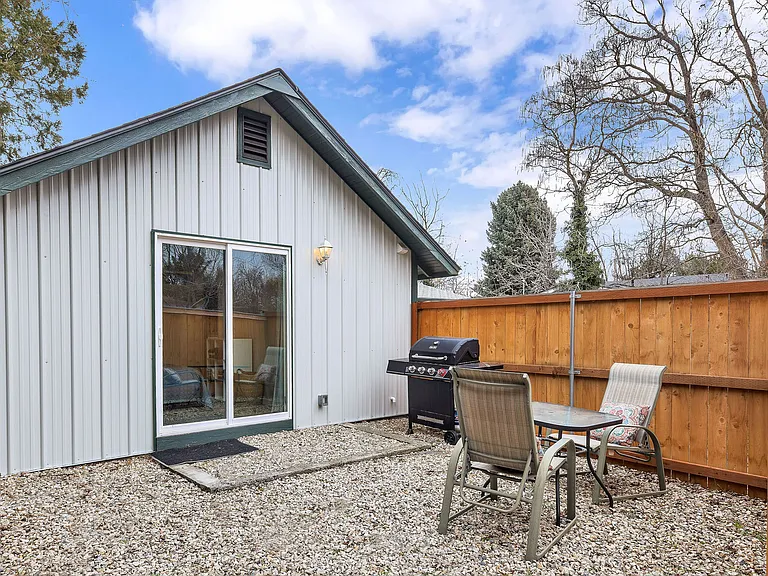 6903 W Poplar St #B — Photo 18
