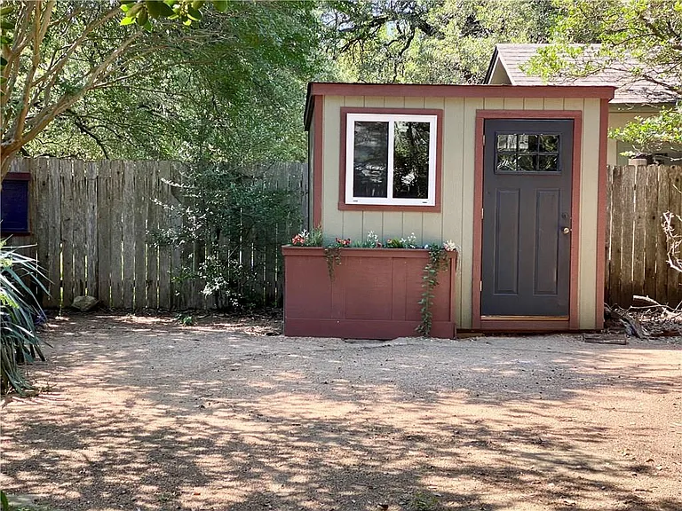 8004 Downing St — Photo 29
