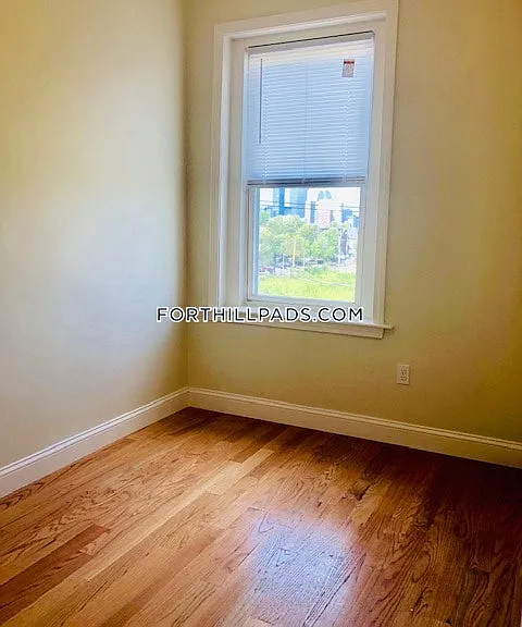 52 Guild St #1 — Photo 3