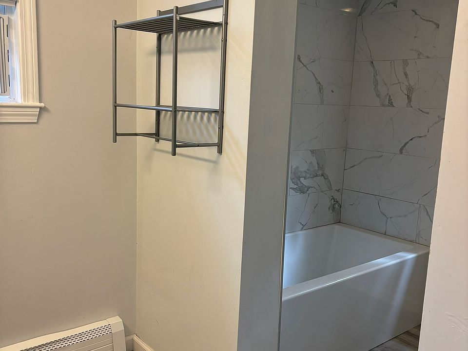 1st image of 16 Chester St Floor 1