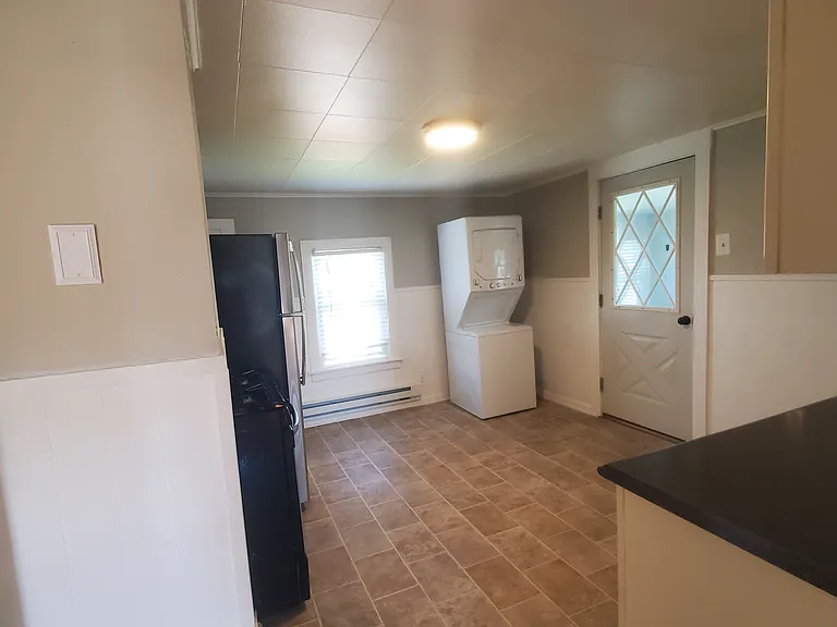 1607 Allen St — Photo 5