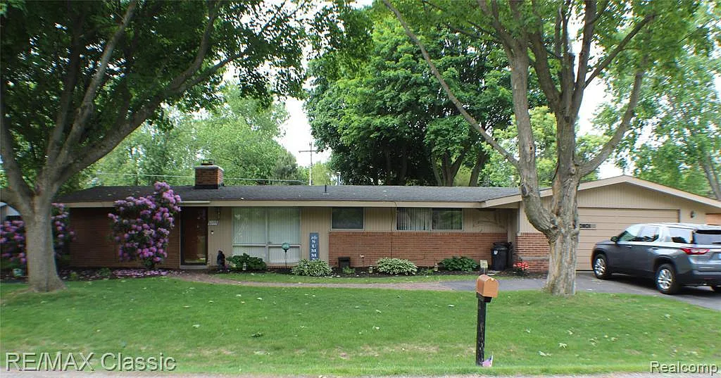 2178 Helmsford Dr photo 1