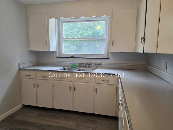 2804 Rowland Ave NE, Canton, OH 44714