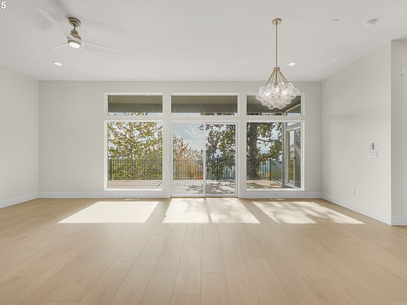 4th image of 4160 Z St