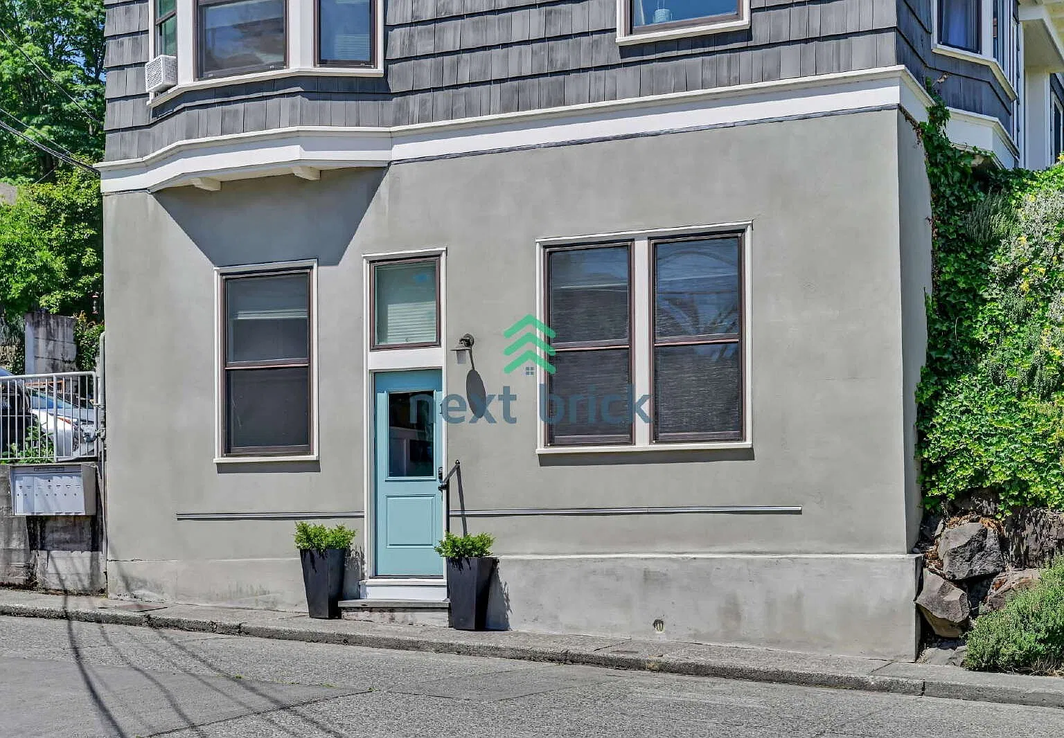 "Spacious 1-bedroom, 1 bathrooms in Prime Seattle Location!" — Photo 2