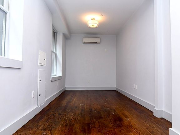 3rd image of 315 Woodbine St #1F