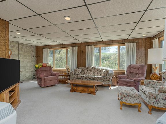 2nd image of 37 N Washington Ave