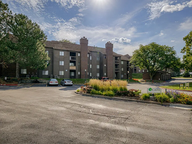 Lake Candlewood Apartments — Photo 29