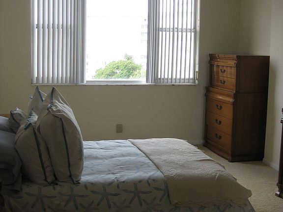 5th image of 4200 Hillcrest Dr APT 615