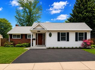 6306 Lone Oak Dr, Bethesda, MD 20817