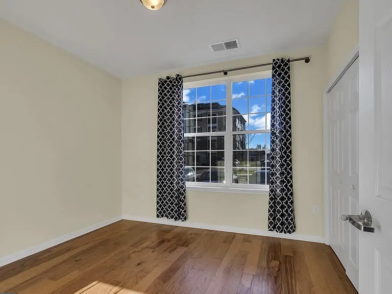 1113 Halifax Pl — Photo 22