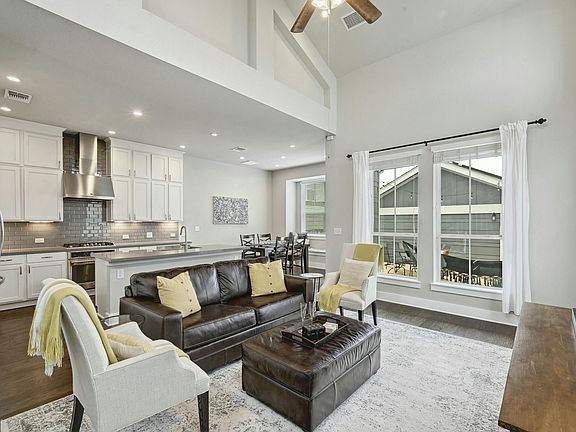 4th image of 821 Mountaineer Ln