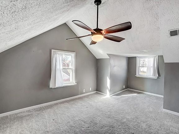 5th image of 150 E Crest Dr