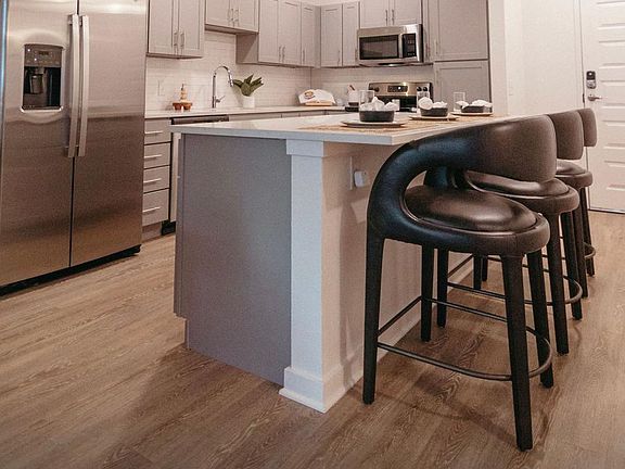 4th image of 6351 Adriana Ave #101