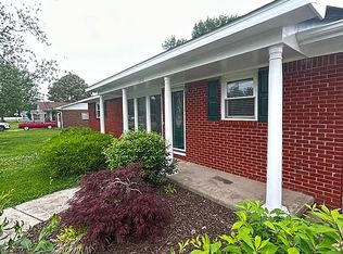 1216 W Grant St, Dexter, MO 63841