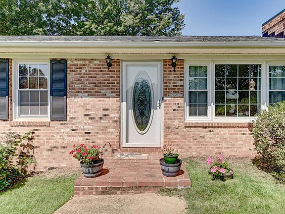 3rd image of 147 Freshwater Cove Ln