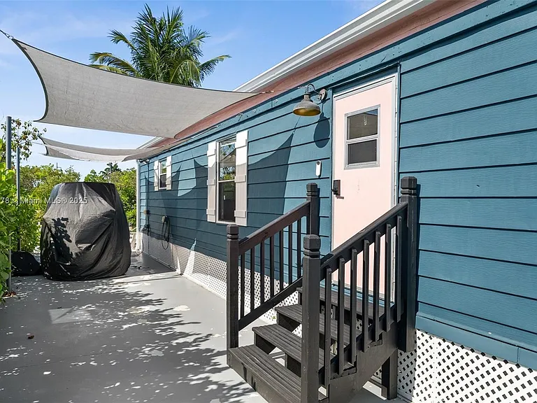 648 Palm Ave E #0 — Photo 32