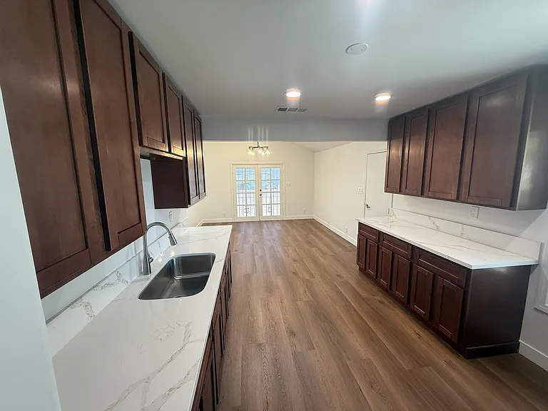 11247 Dalwood Ave — Photo 3