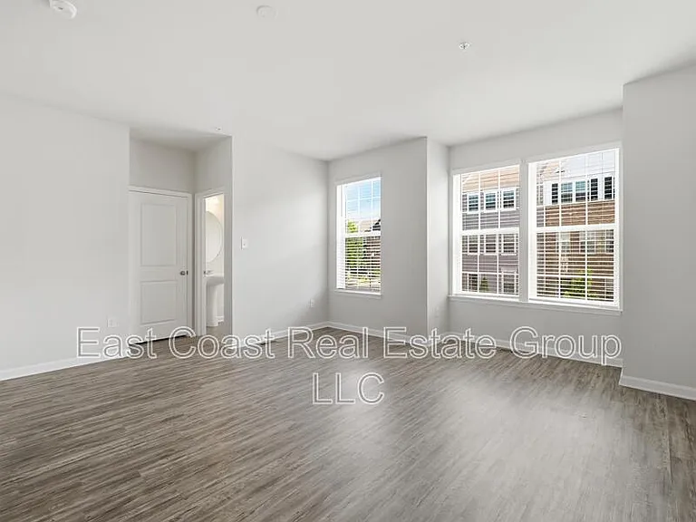 7055 Delegate Pl — Photo 15