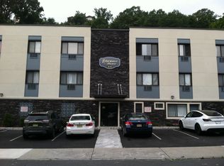 208 Undercliff Ave APT A3, Edgewater, NJ 07020