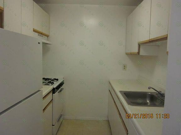 5th image of 6120 Woodside Ave APT 1T