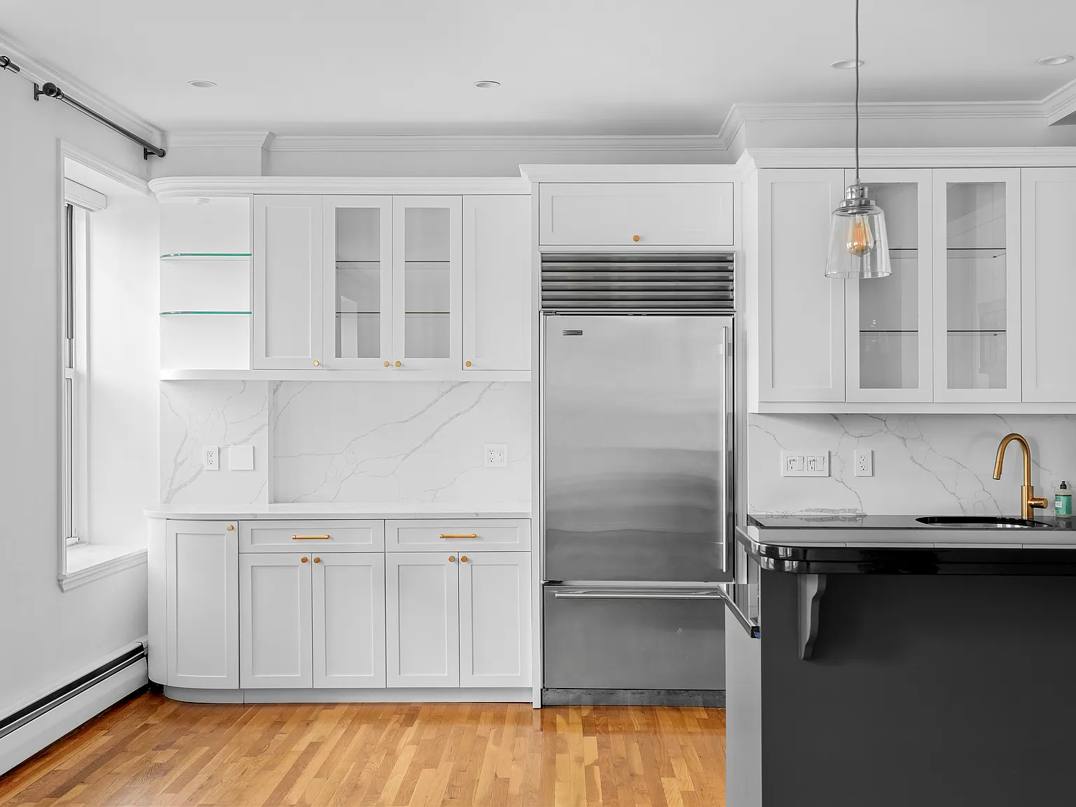 260 West Broadway — Photo 2