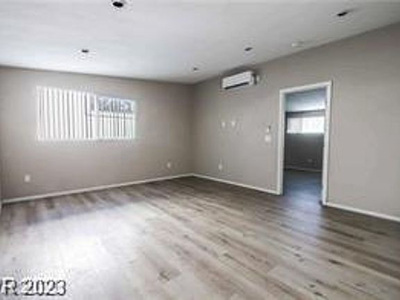 4th image of 2201 Fairfield Ave #9