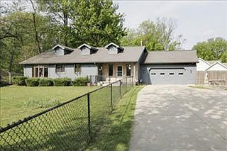 1st image of 9534 Woodlawn Dr