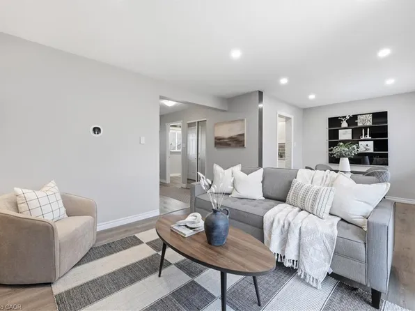 11 Queenslea Dr #154, Hamilton, ON L8W 1T7