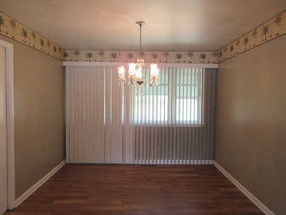 4th image of 16714 Claire Ln