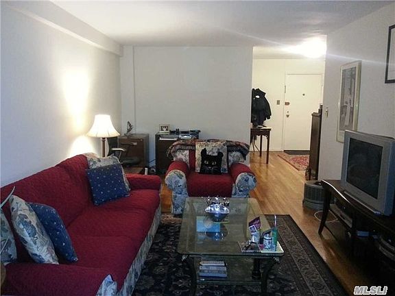 4th image of 20920 18th Ave APT 3E