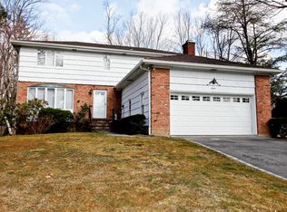 7 Sycamore Rd, Scarsdale, NY 10583