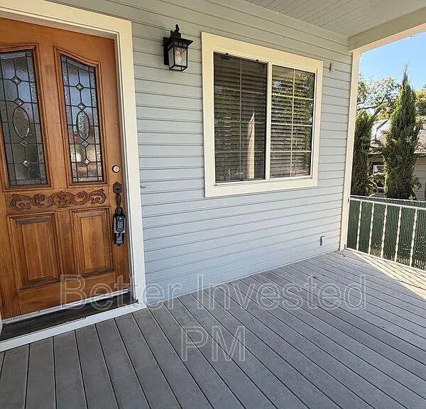 204 N Main St — Photo 28