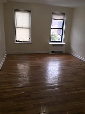 Rented by Roberto Guilbet, LREB | media 49