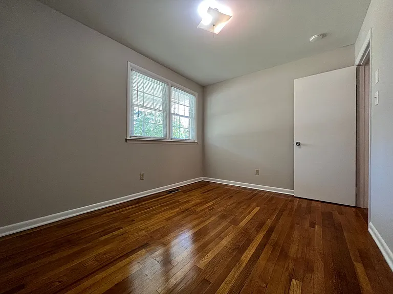 805 Gardenview Dr — Photo 13