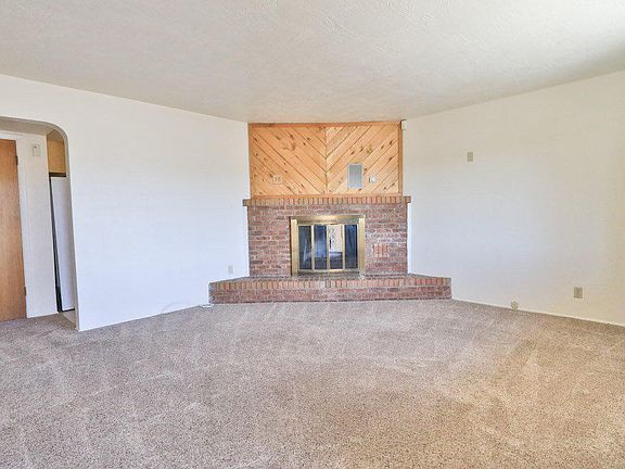 5th image of 5305 Grande Dr NW