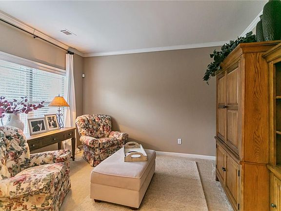 3rd image of 9535 Rushmore Cir