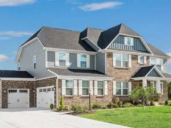585 Flying Eagle Dr, Commerce, GA 30529
