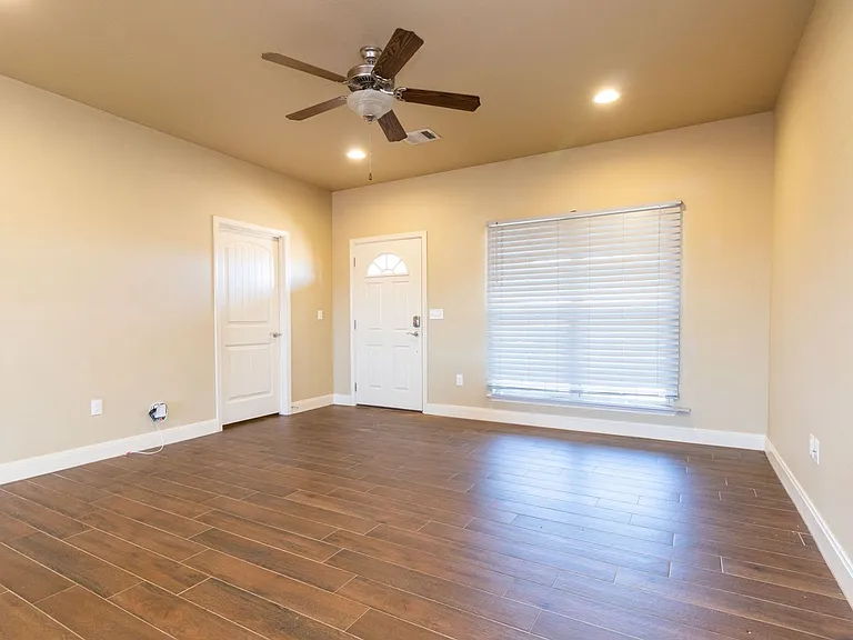 9635 Mossberg St — Photo 4