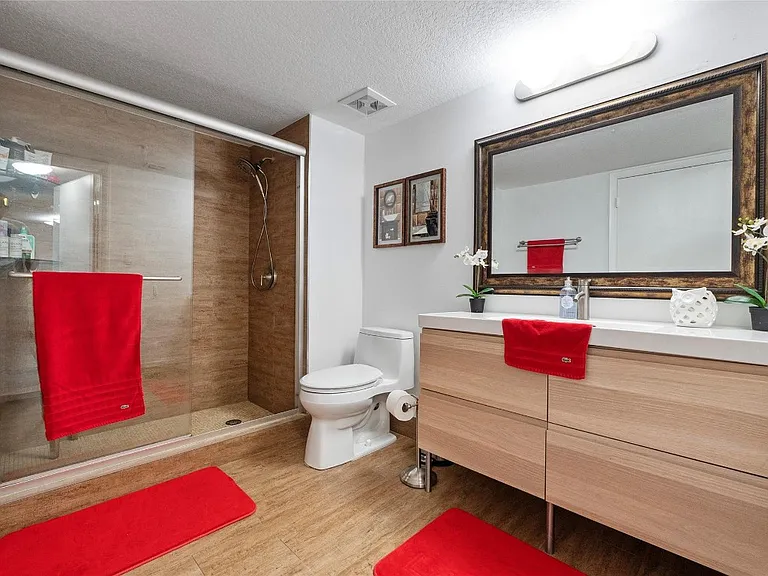 1800 N Bayshore Dr #2402 — Photo 5