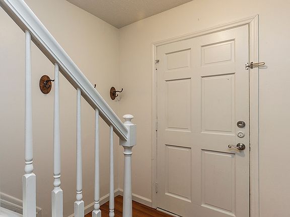 2nd image of 3219 D Regents Park Ln