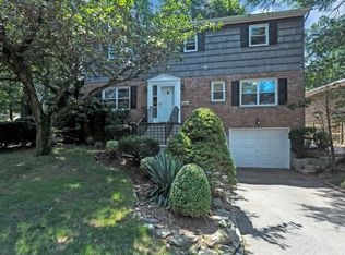 280 Thompson Shore Rd, Manhasset, NY 11030