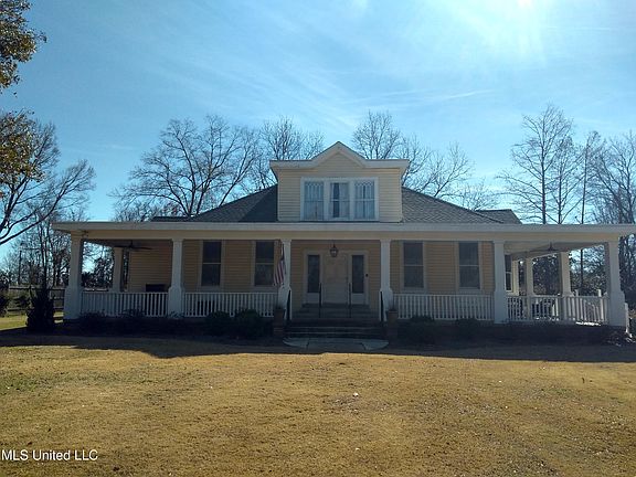 3rd image of 1202 Bayou Dr